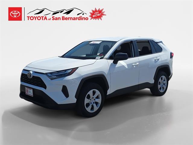 2024 Toyota RAV4 LE's photo