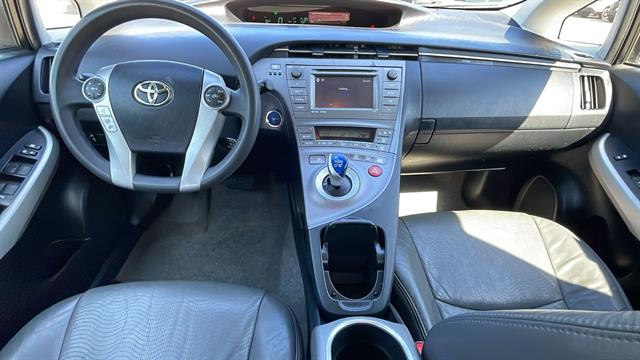 2014 Toyota Prius Three 19