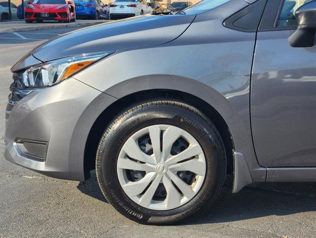 2023 Nissan Versa S 7