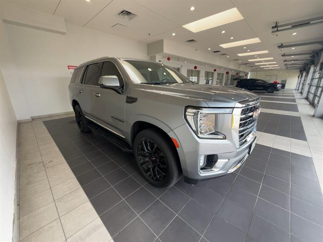 2023 GMC Yukon SLT photo 2