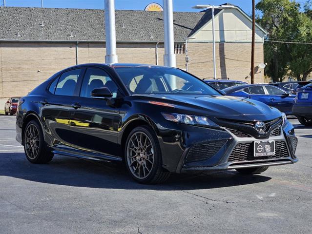 2024 Toyota Camry SE Nightshade 2