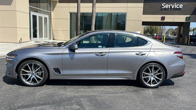 2023 Genesis G70 2.0T Prestige 12