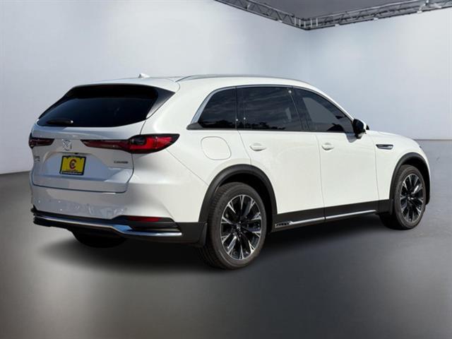 2024 Mazda CX-90 PHEV Premium Plus 4