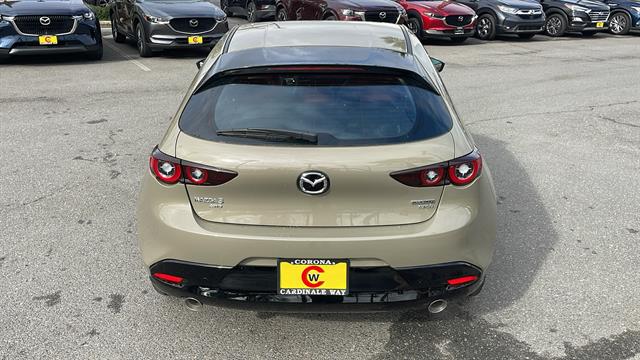 2024 Mazda Mazda3 Hatchback 2.5 Carbon Turbo 8