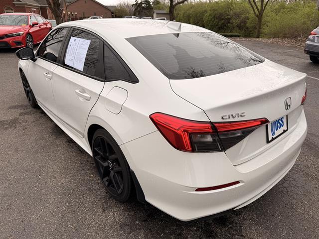 View vehicle photo 5