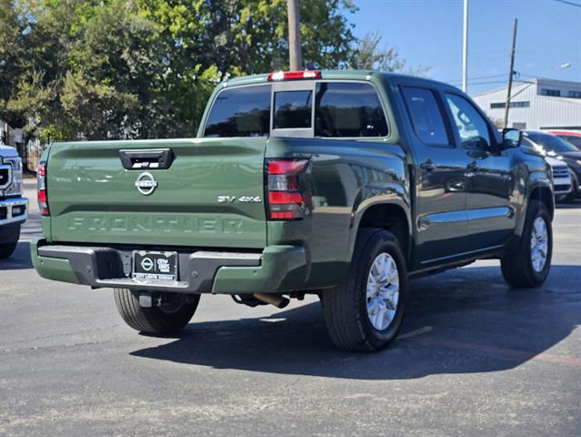 2022 Nissan Frontier SV 4