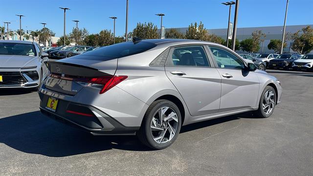 2025 Hyundai Elantra Hybrid Blue 7