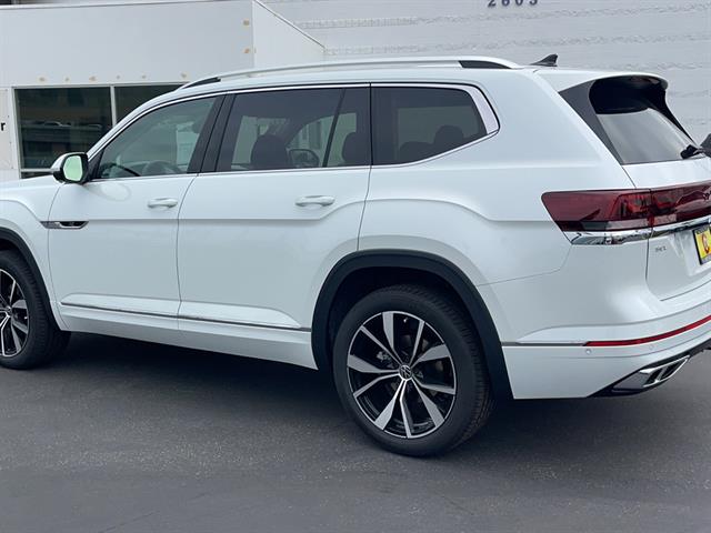 2024 Volkswagen Atlas SEL Premium R-Line 4Motion 10