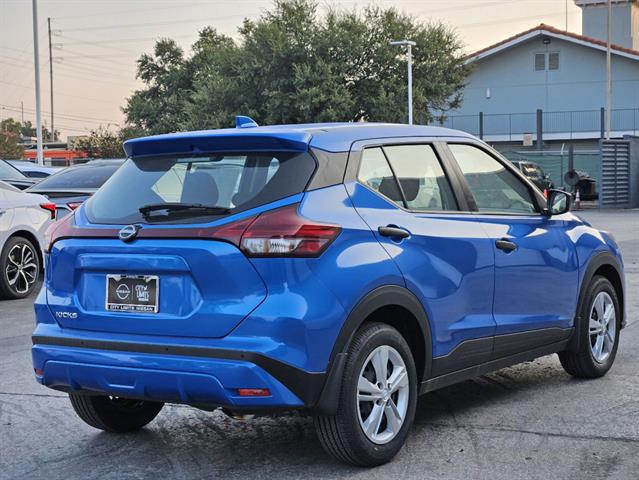 2024 Nissan Kicks S 2