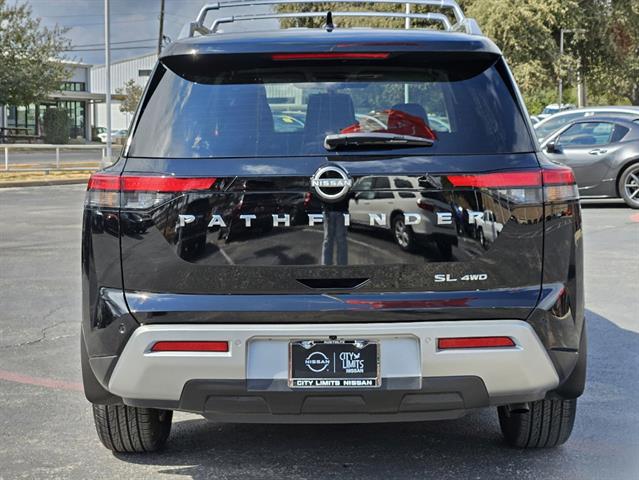 2024 Nissan Pathfinder SL 3