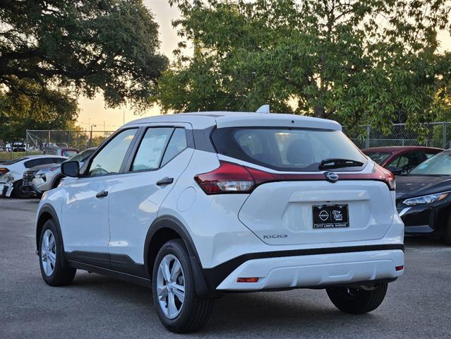 2024 Nissan Kicks S 3