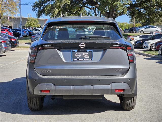 2025 Nissan Kicks S 4