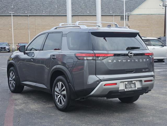 2023 Nissan Pathfinder SL 3