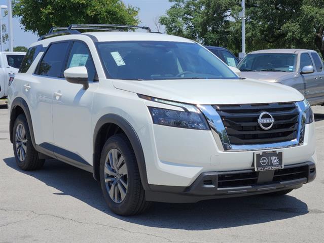 2024 Nissan Pathfinder SV 2