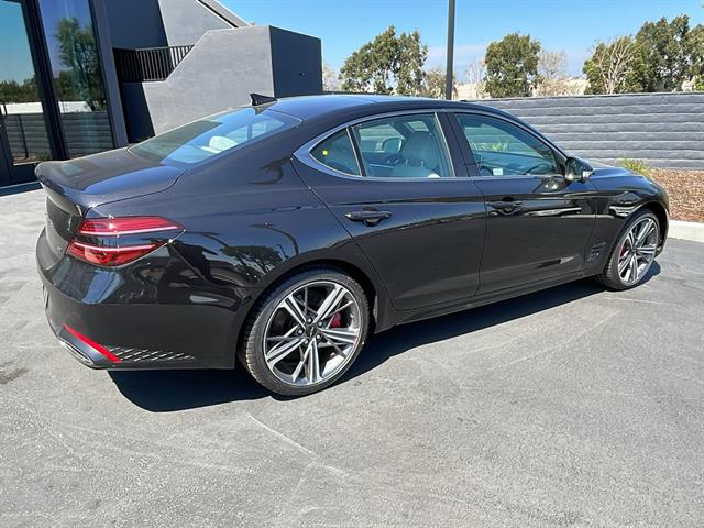 2025 Genesis G70 3.3T RWD Sport Advanced 6