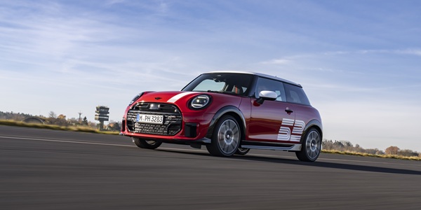 INTRODUCING THE MINI 1965 VICTORY EDITION