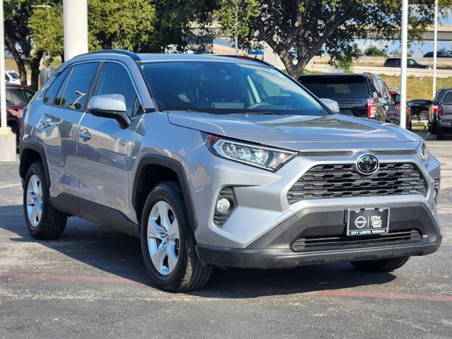 2019 Toyota RAV4 XLE 2