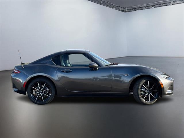 2024 Mazda MX-5 Miata RF Grand Touring 3