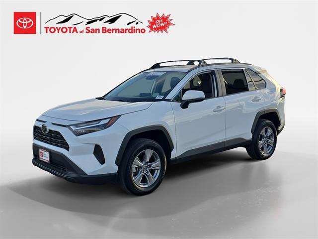 2024 Toyota RAV4 XLE's photo