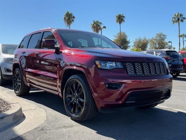 2020 Jeep Grand Cherokee 4x2 Laredo 4dr SUV 2