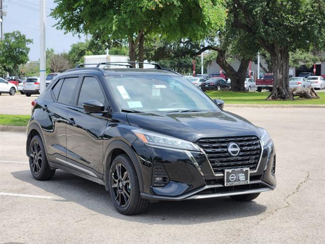 2024 Nissan Kicks SR 2