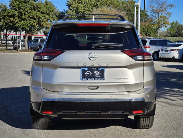 2025 Nissan Rogue Platinum 5