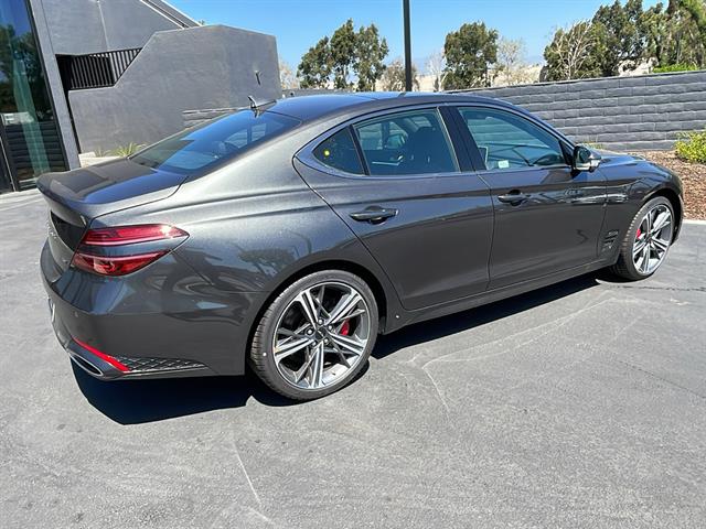 2025 Genesis G70 3.3T RWD Sport Advanced 6