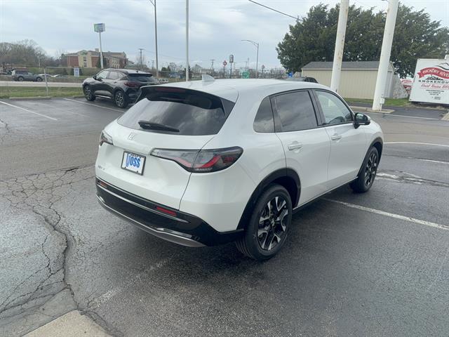 View vehicle photo 5