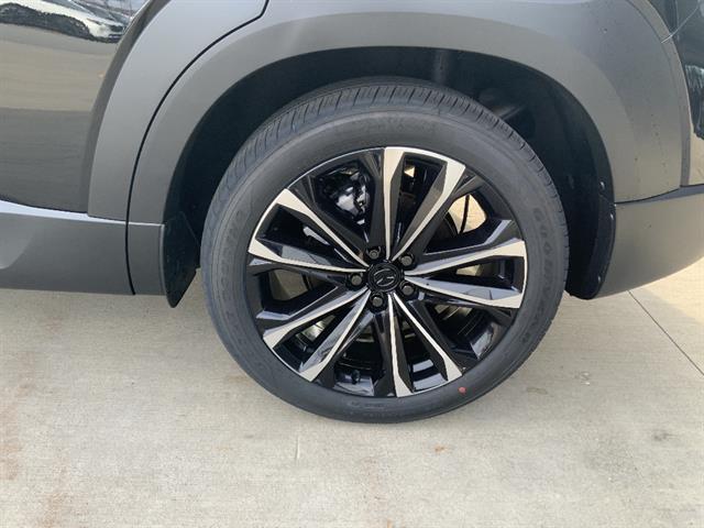 View vehicle photo 4