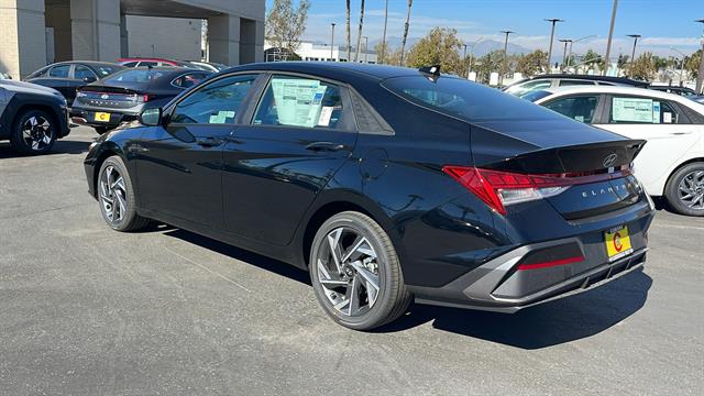 2025 Hyundai Elantra Hybrid Blue 11