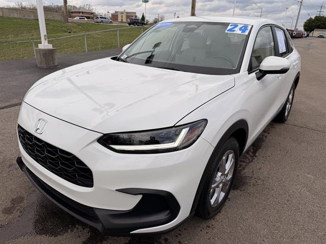 View vehicle photo 7