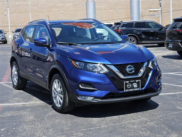 2022 Nissan Rogue Sport SV 2