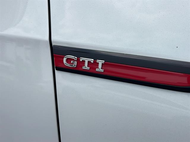 2023 Volkswagen Golf GTI 40th Anniversary Edition 8