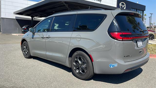 2021 Chrysler Pacifica Limited 9