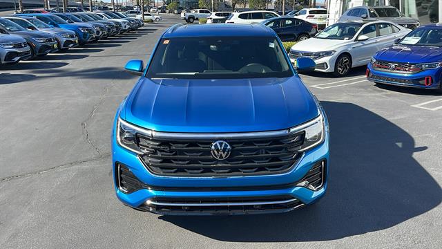 2024 Volkswagen Atlas Cross Sport SEL R-Line 4Motion 2