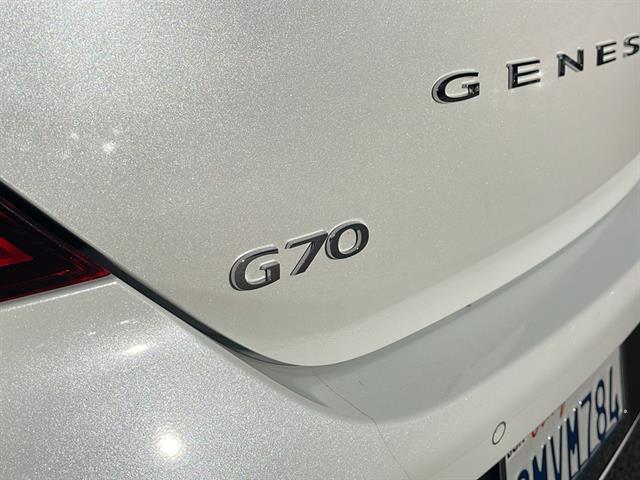 2025 Genesis G70  30