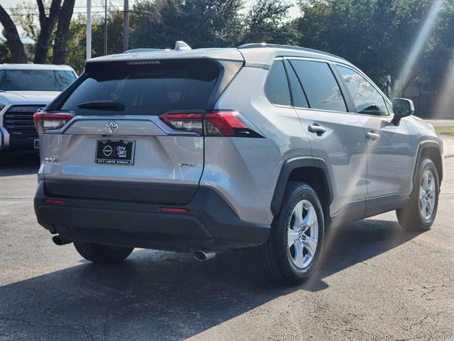 2019 Toyota RAV4 XLE 4