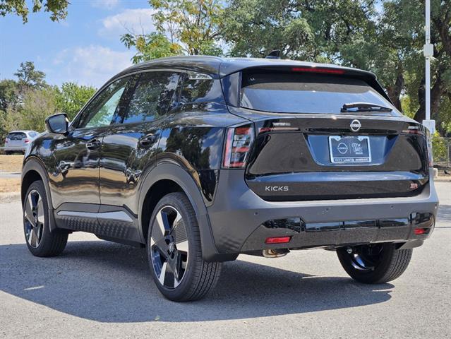 2025 Nissan Kicks SR 5