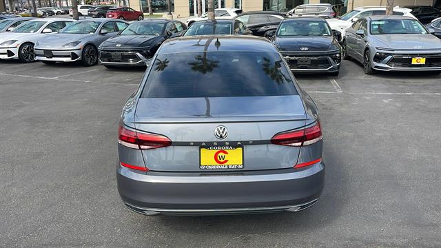 2020 Volkswagen Passat 2.0T SE 8