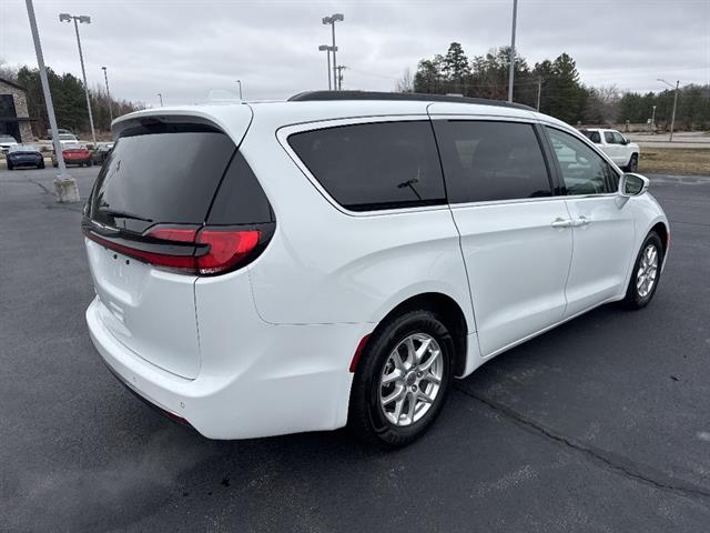 View vehicle photo 6