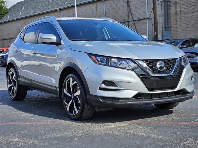 2022 Nissan Rogue Sport SL 2