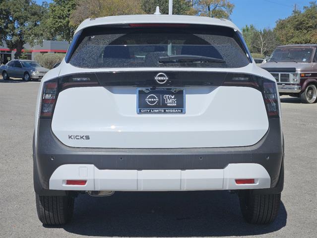 2025 Nissan Kicks SV 4