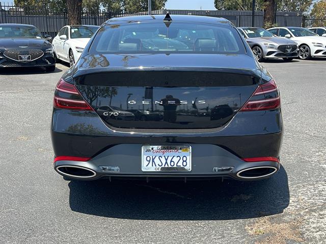 2024 Genesis G70 2.5T Standard 9