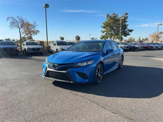 2018 Toyota Camry SE 3