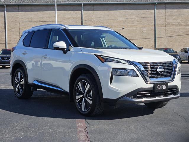 2023 Nissan Rogue SL 2