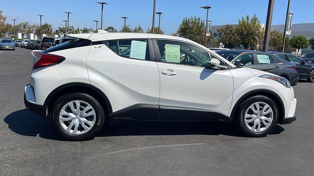 2019 Toyota C-HR XLE 6