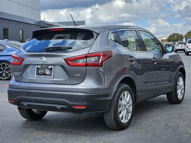 2021 Nissan Rogue Sport S 3