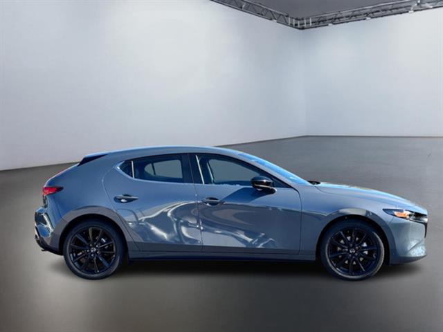 2025 Mazda Mazda3 Hatchback 2.5 S Carbon Edition 3