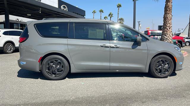 2021 Chrysler Pacifica Limited 6