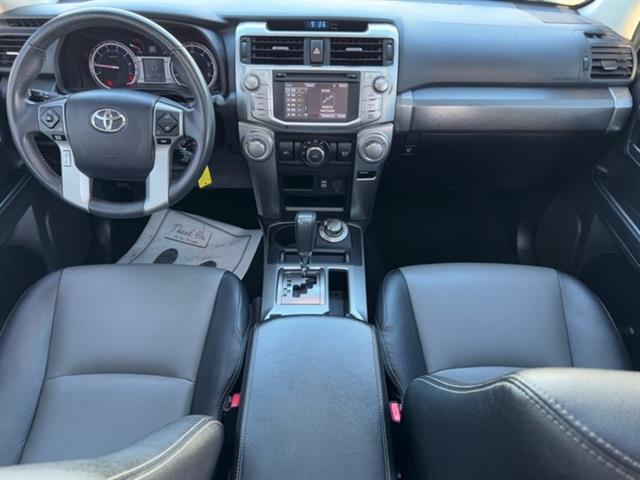 2018 Toyota 4Runner SR5 16